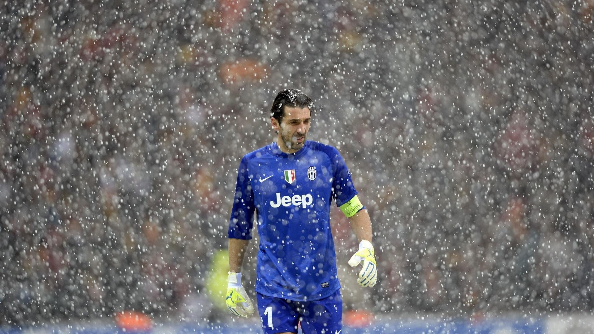 欧宝体育入口-JackeyLove爆冷击败尤文图斯，势不可挡引爆全场！